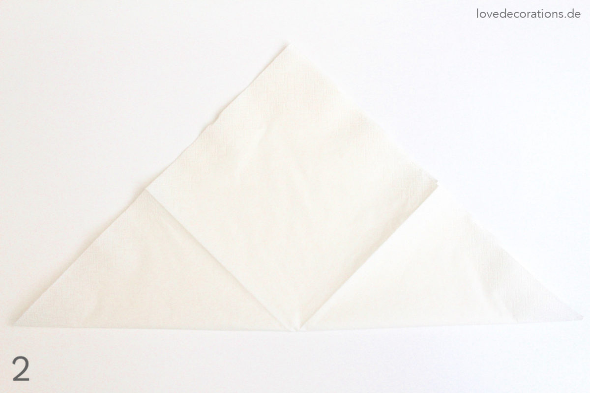 DIY Serviette falten: Ahornblatt | DIY Napkin Folding: Maple Leaf