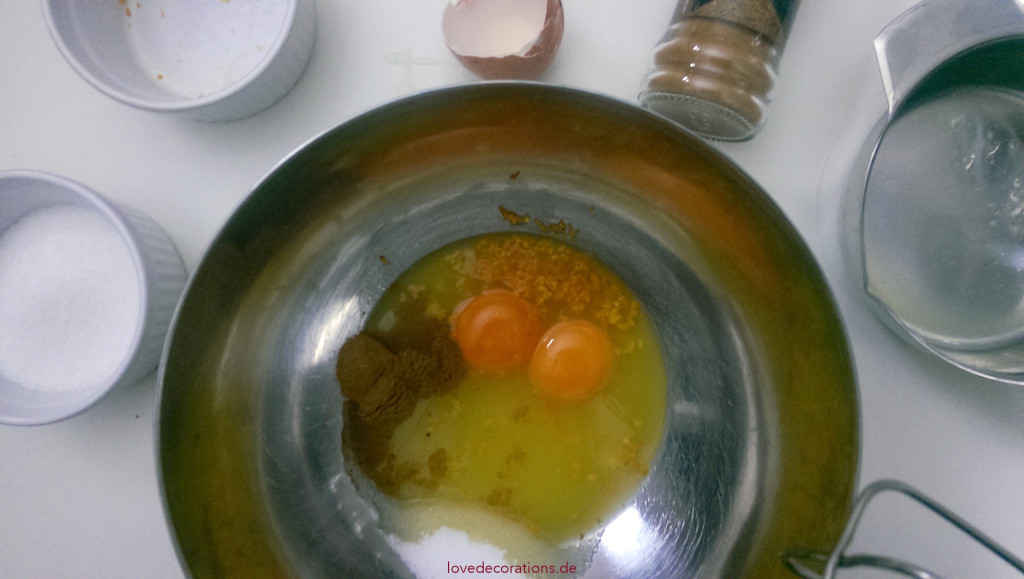 Orangen-Parfait mit Zimt und Himbeersauce - Love Decorations