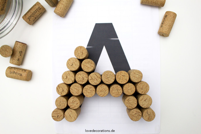 DIY 3D Buchstaben aus Korken 1