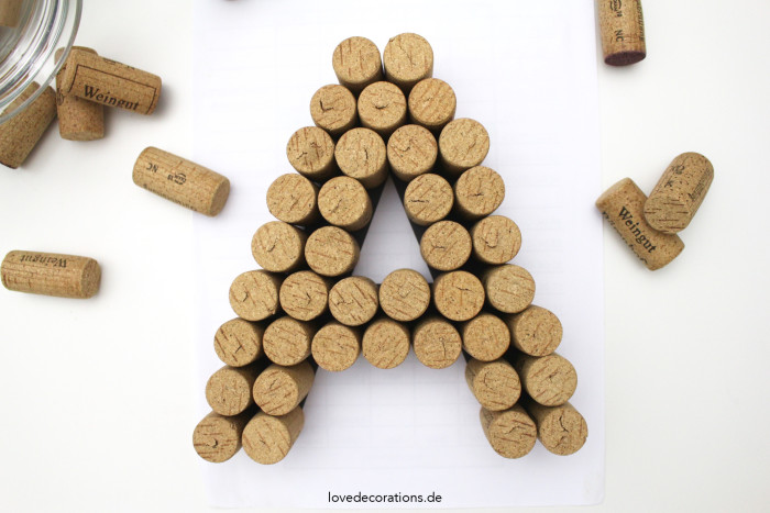 DIY 3D Buchstaben aus Korken 2