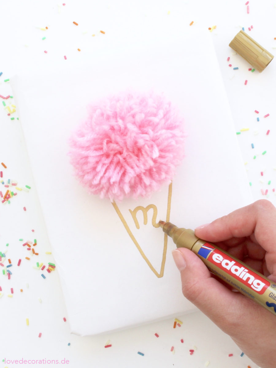 DIY Eis-Pompoms Geschenkverpackung | DIY Ice Cream Pompoms Gift Wrapping