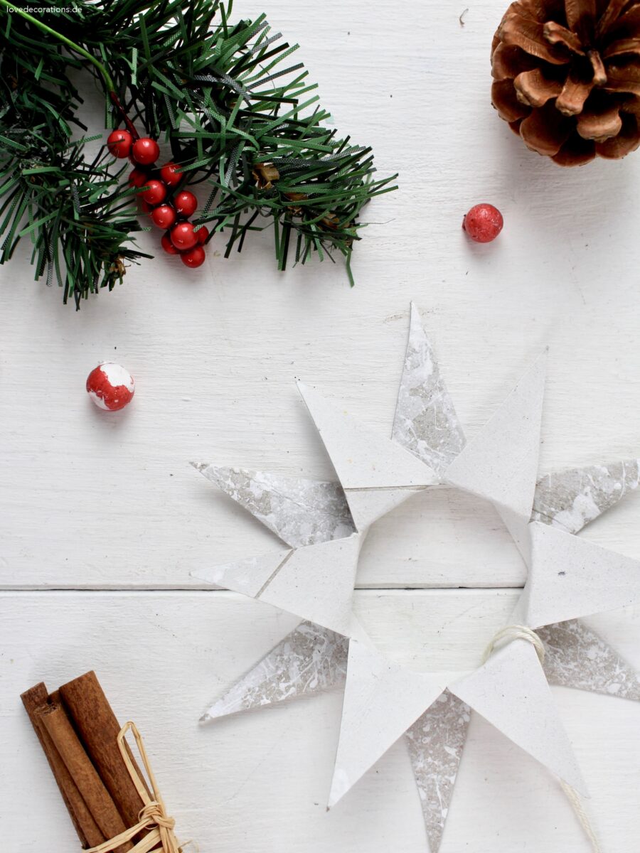 DIY toilet paper roll stars [aufgeklappt]