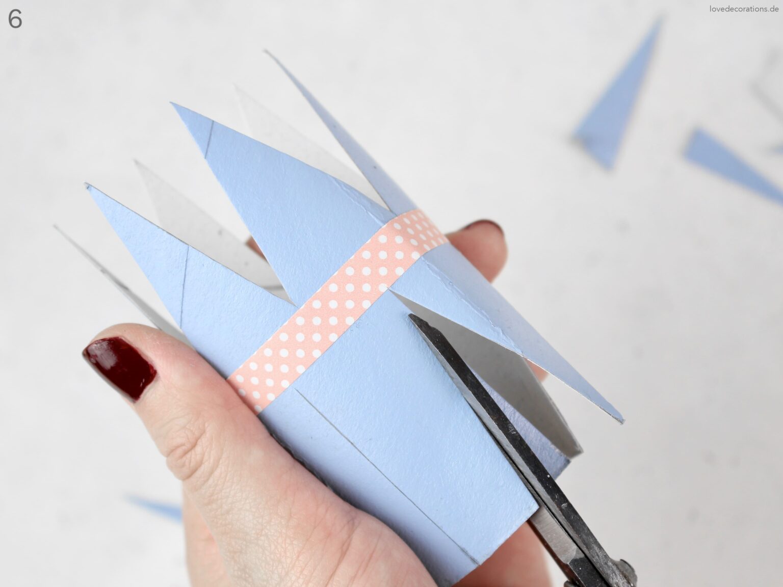 DIY toilet paper roll stars [aufgeklappt] Love Decorations