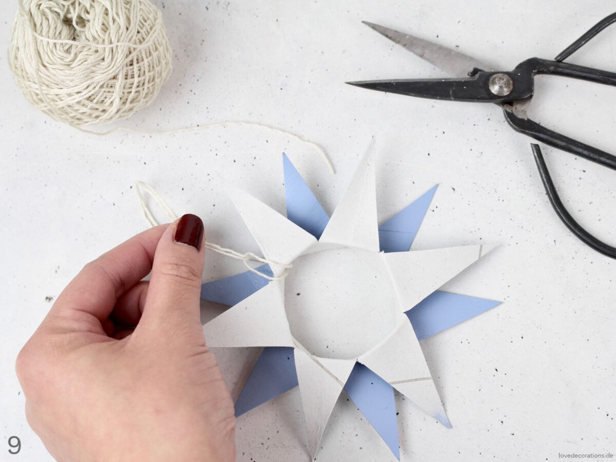 DIY toilet paper roll stars [aufgeklappt]