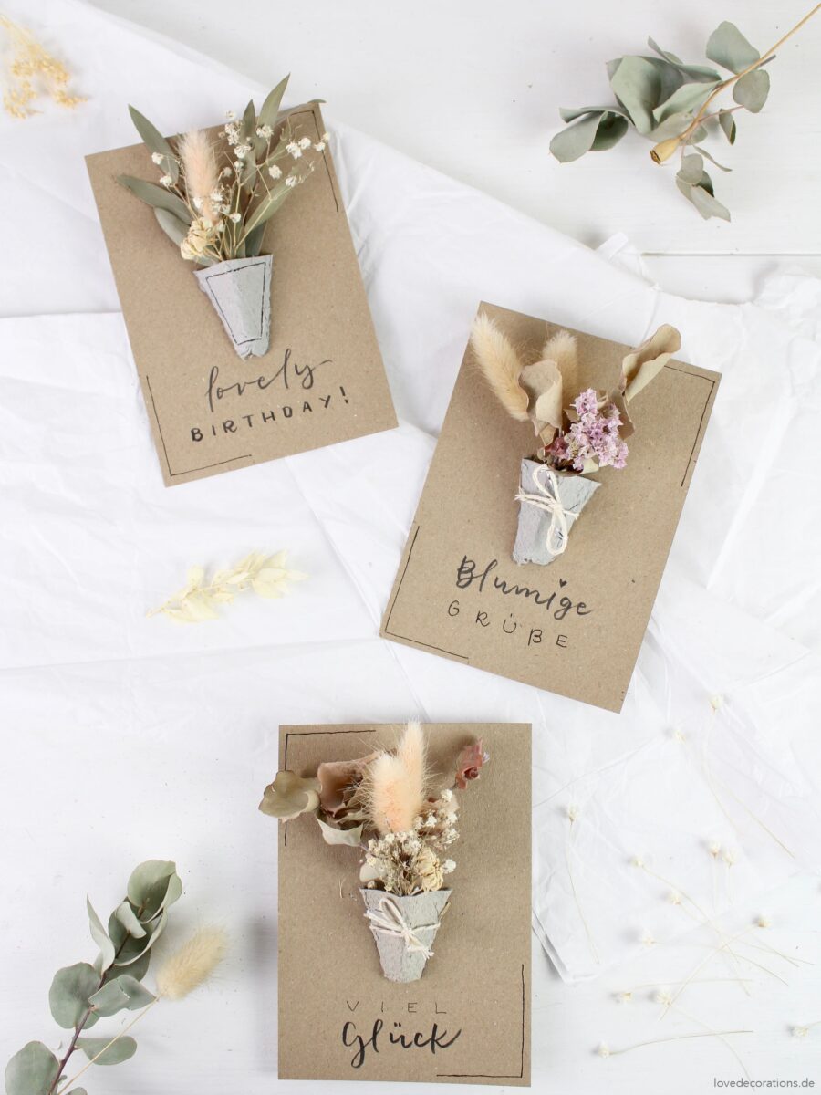 DIY card with egg carton as a flower bag and dried flowers