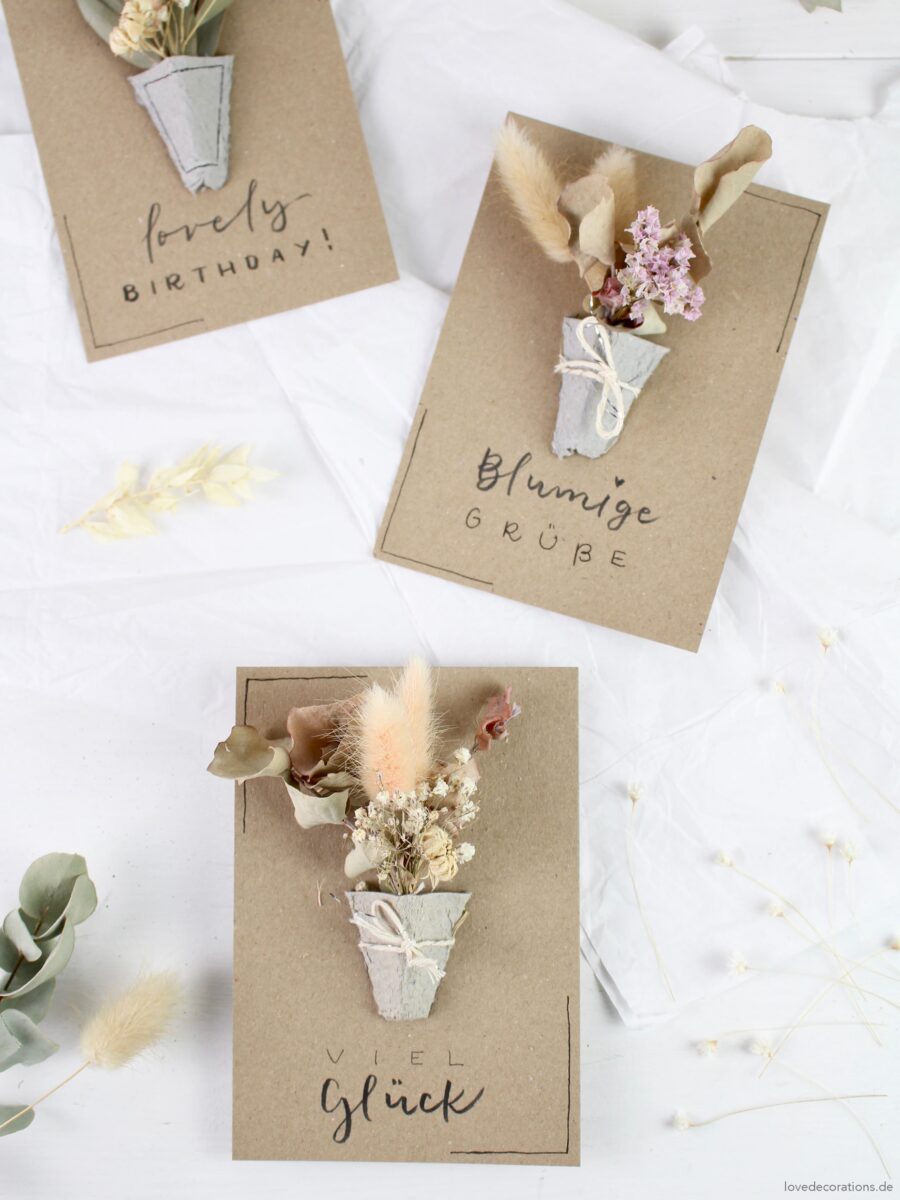 DIY card with egg carton as a flower bag and dried flowers